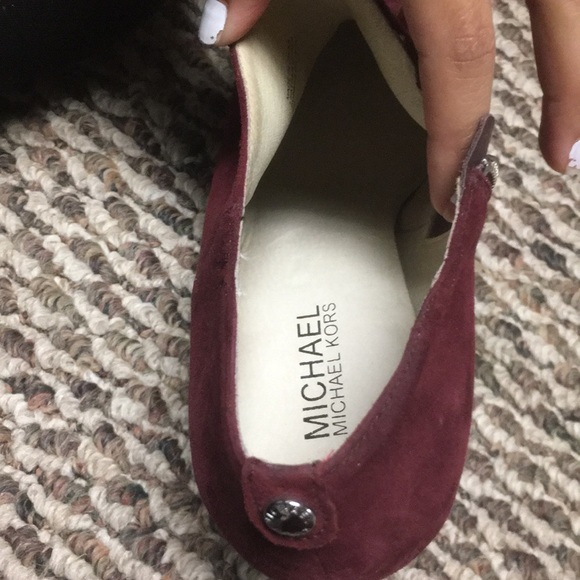 Michael Kors Enclosed Suede Heels ( Velvet ) - Picture 7 of 8